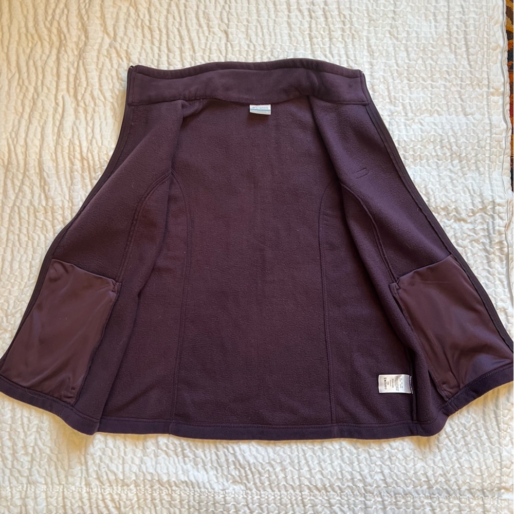 Columbia- Zip- up Fleece Vest with pockets- Deep Purple- XL - Picture 5 of 7